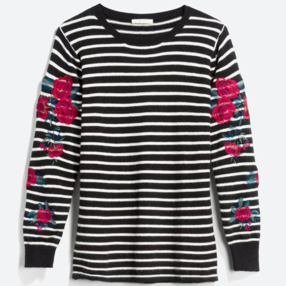 Les Lis Amina Embroidered Sleeve Pullover Sweater (L) - in great condition!